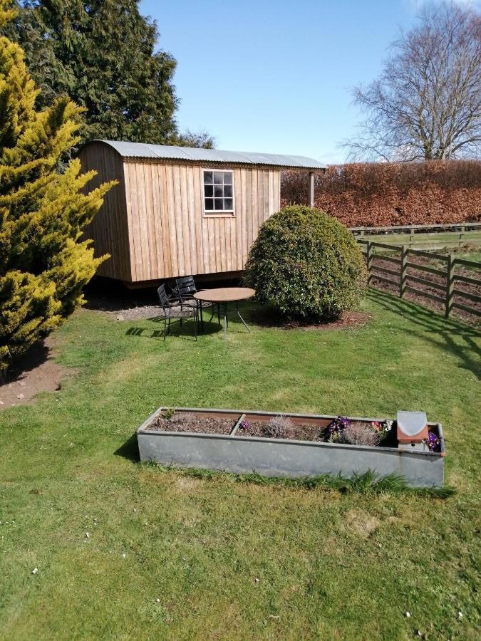 Lucker Mill Shepherds Huts エクステリア 写真
